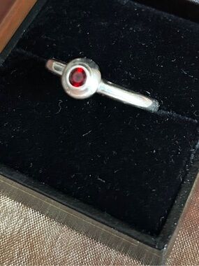 James Avery Remembrance Ring Natural Garnet Stone. Size 8 1/2